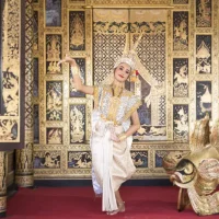 An actress playing the role of Nang Sida the Thai queen
